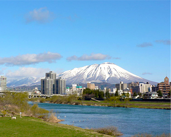 岩手県 岩手山と盛岡市